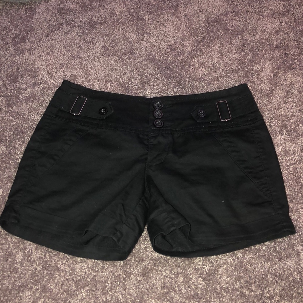 Women’s copper key black shorts